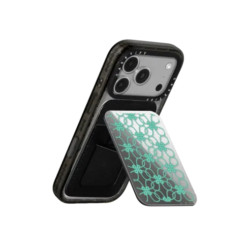 Lucky Clover  | Snappy Cardholder Stand / Snappy Mirror Cardholder Stand MagSafe Compatible / Silver | Image 3