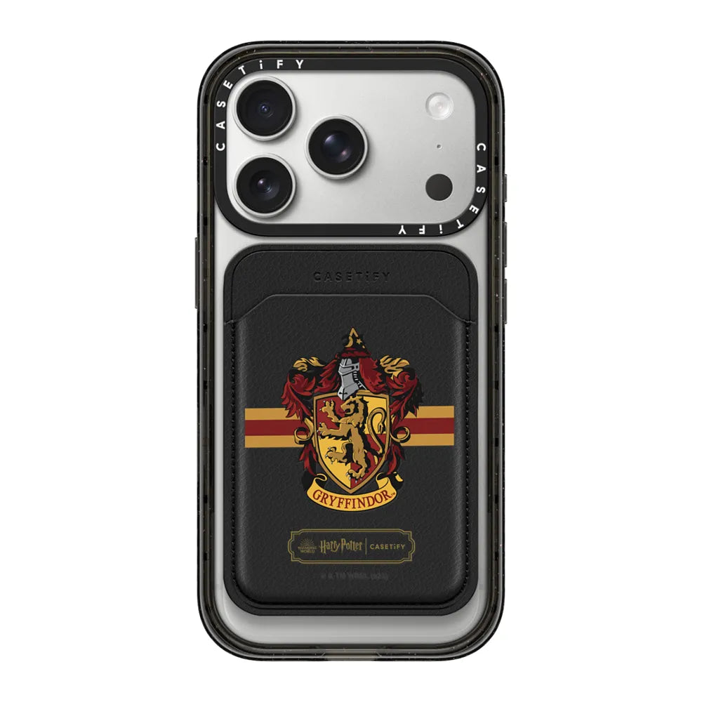 Gryffindor Crest Magsafe Wallet | Image 1