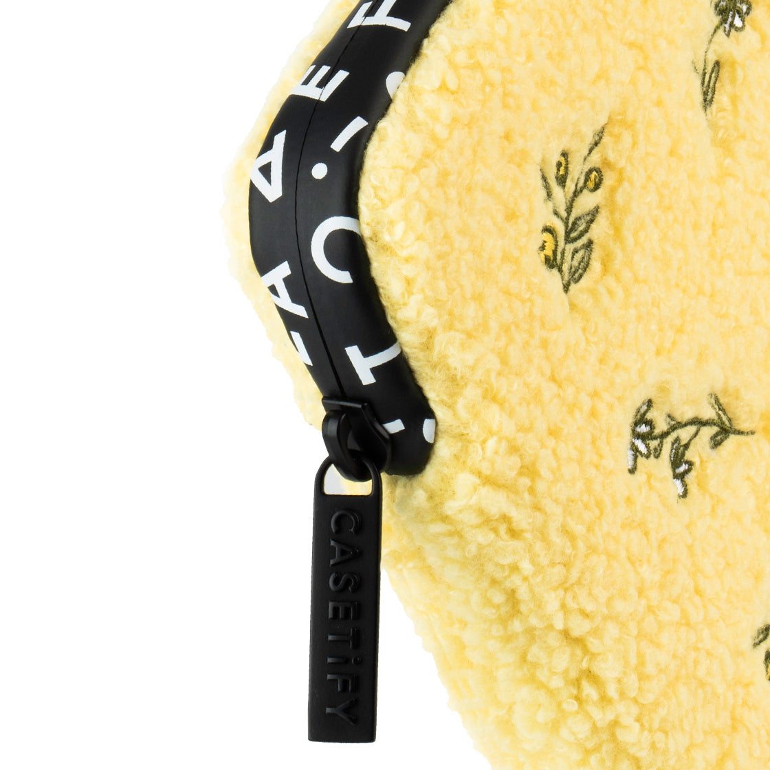 Winnie the Pooh Tossed Floral Teddy Laptop Sleeve