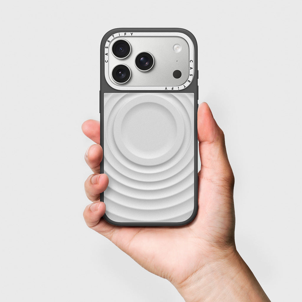 Alloy Ripple Case - Silver on Grey - iPhone 17 Pro Max
